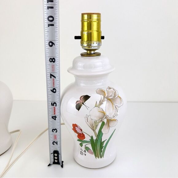 Set 2 Vintage Ceramic Asian Oriental Electric Lamps Irises Butterfly Signed Mini - Picture 10 of 11